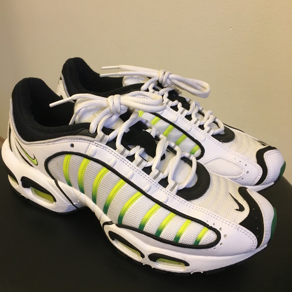 Nike Air Max Tailwind IV (4) in White/black/volt